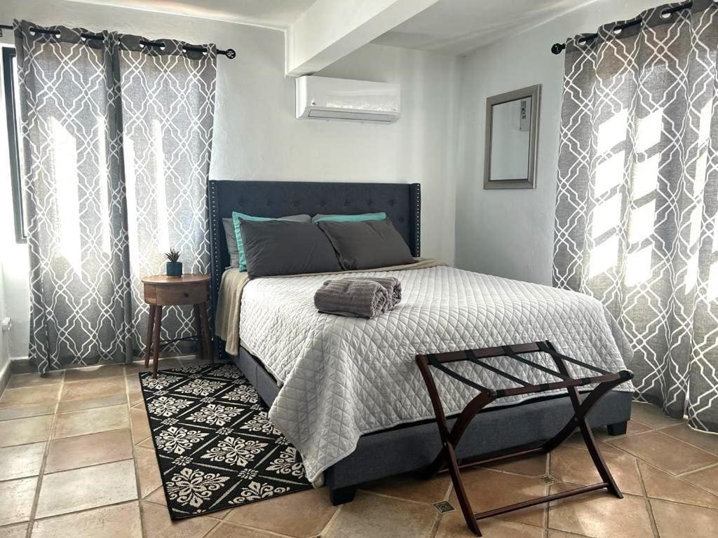 4 Bedroom Kikita Beach Villa Oceanfront W Pool Dorado Exterior photo